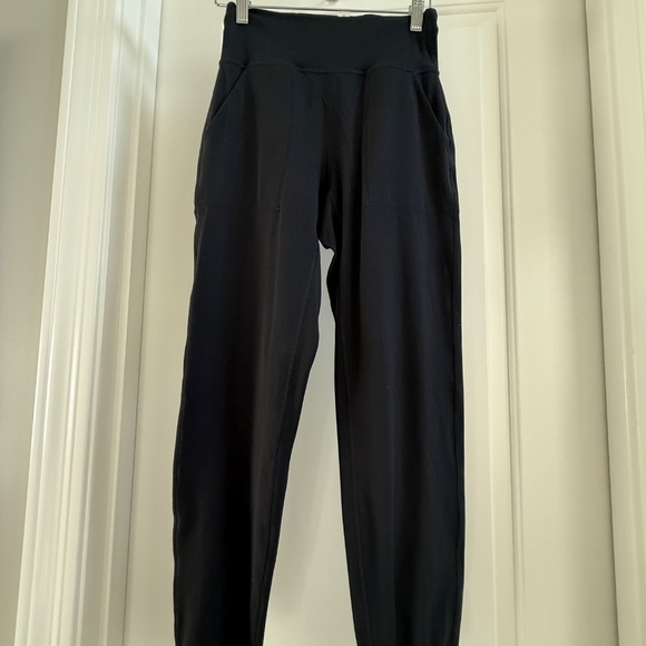 Lululemon Align High Rise Joggers, Black Size 4 - Picture 3 of 5